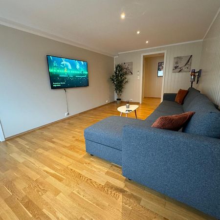 Charming 3-Bedroom Apartment In The Heart Of Kristiansund Exteriör bild