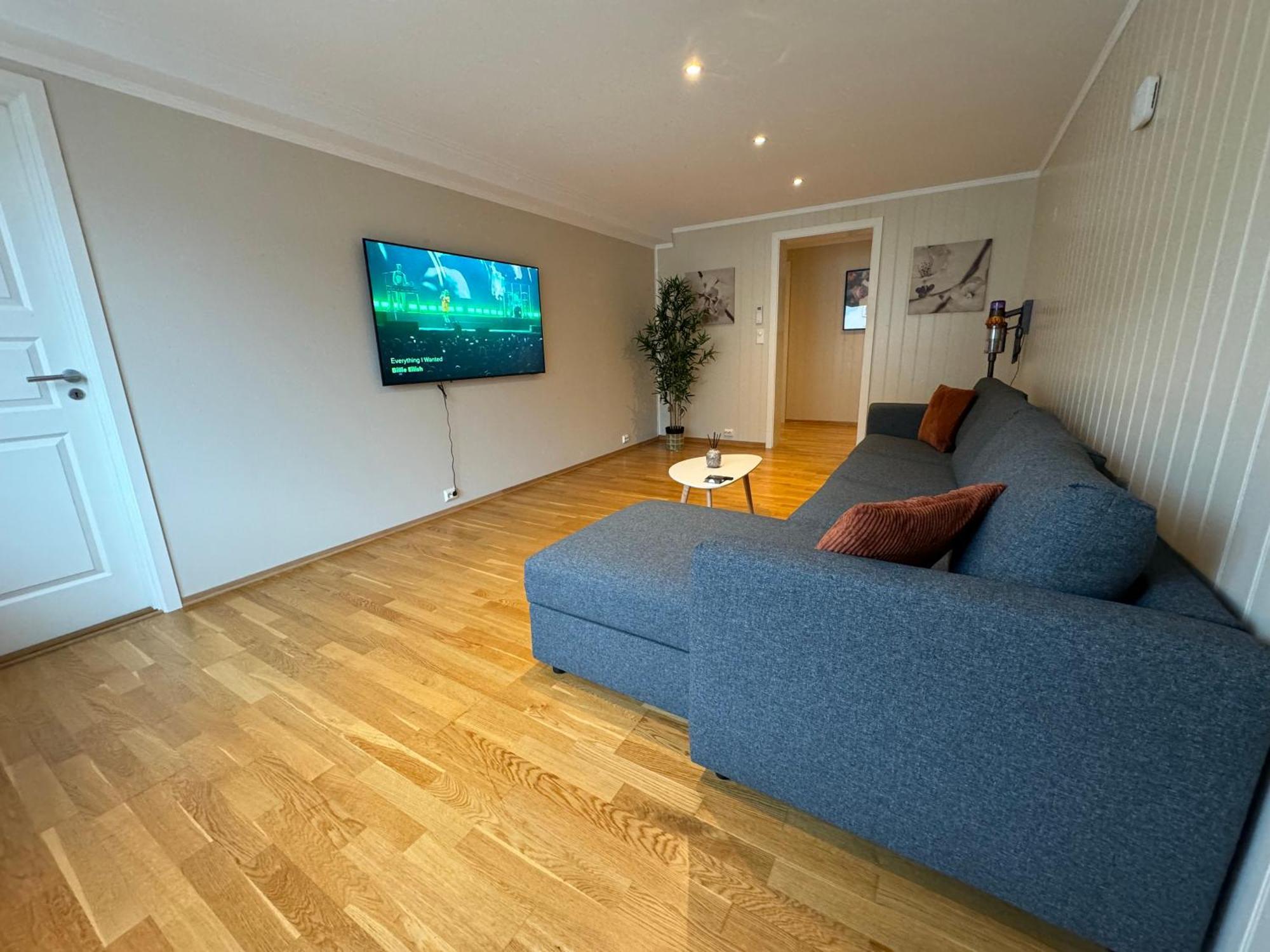 Charming 3-Bedroom Apartment In The Heart Of Kristiansund Exteriör bild