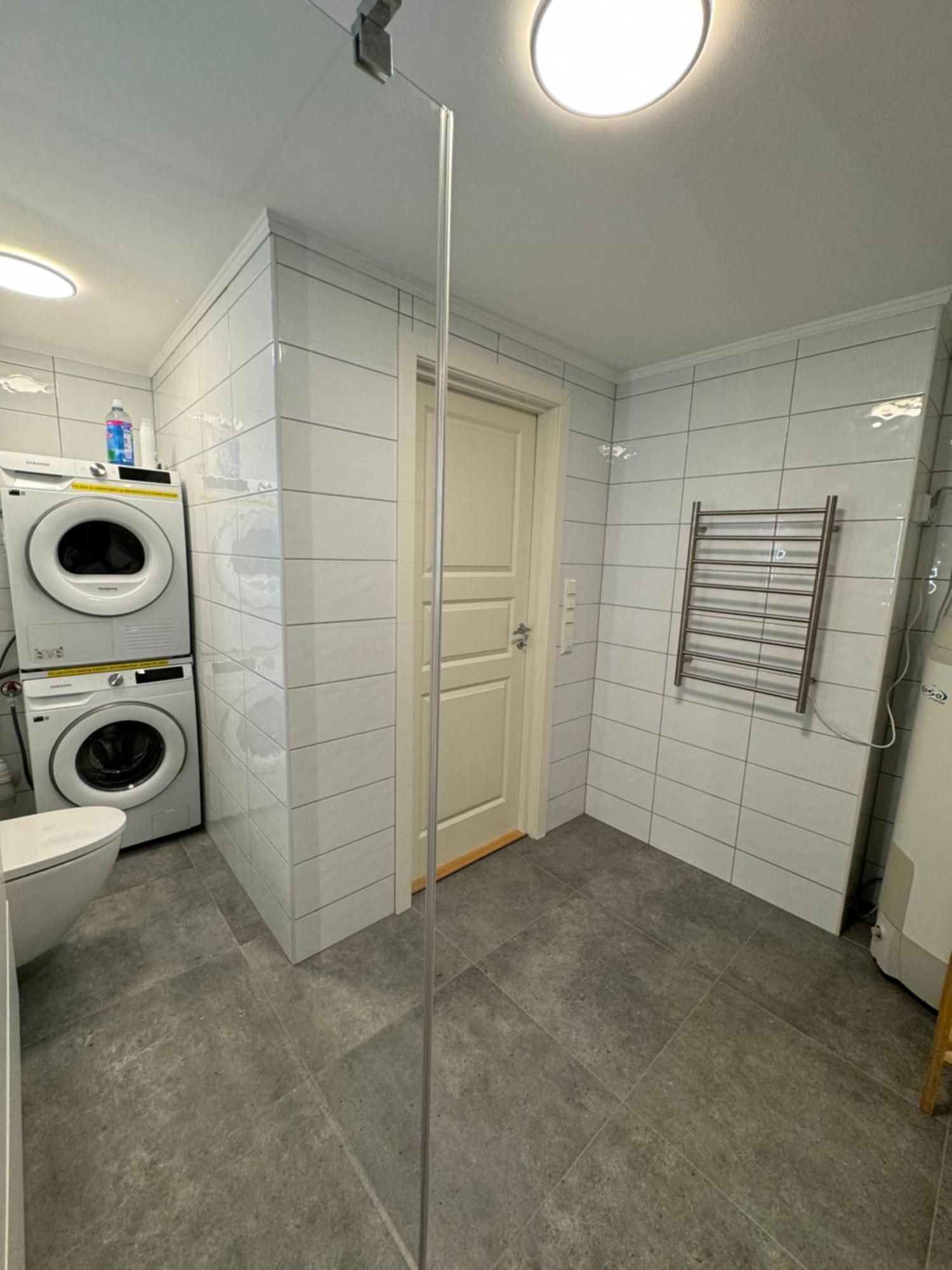 Charming 3-Bedroom Apartment In The Heart Of Kristiansund Exteriör bild